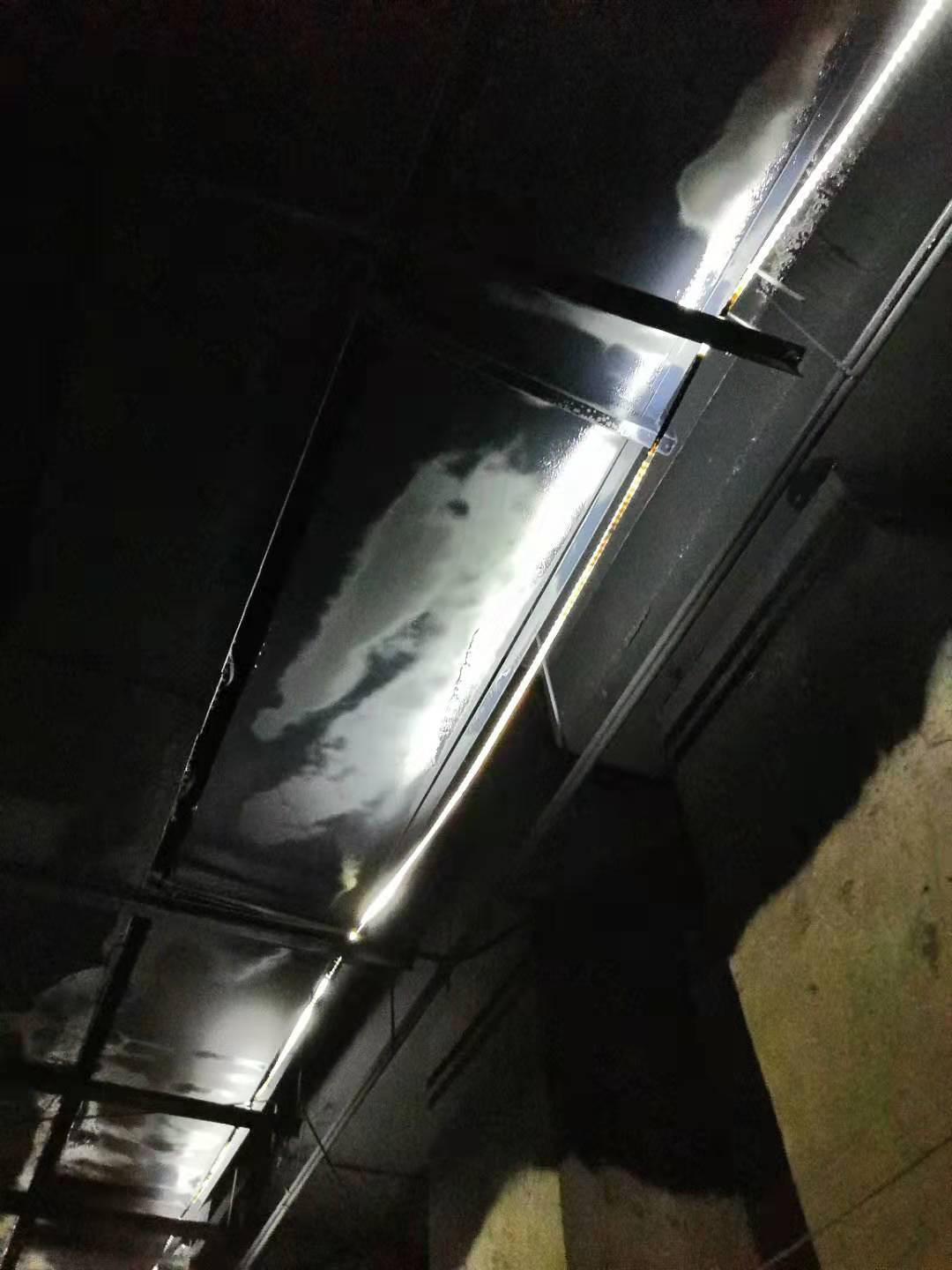 沈陽(yáng)地鐵十號(hào)線使用玄青無(wú)機(jī)涂料